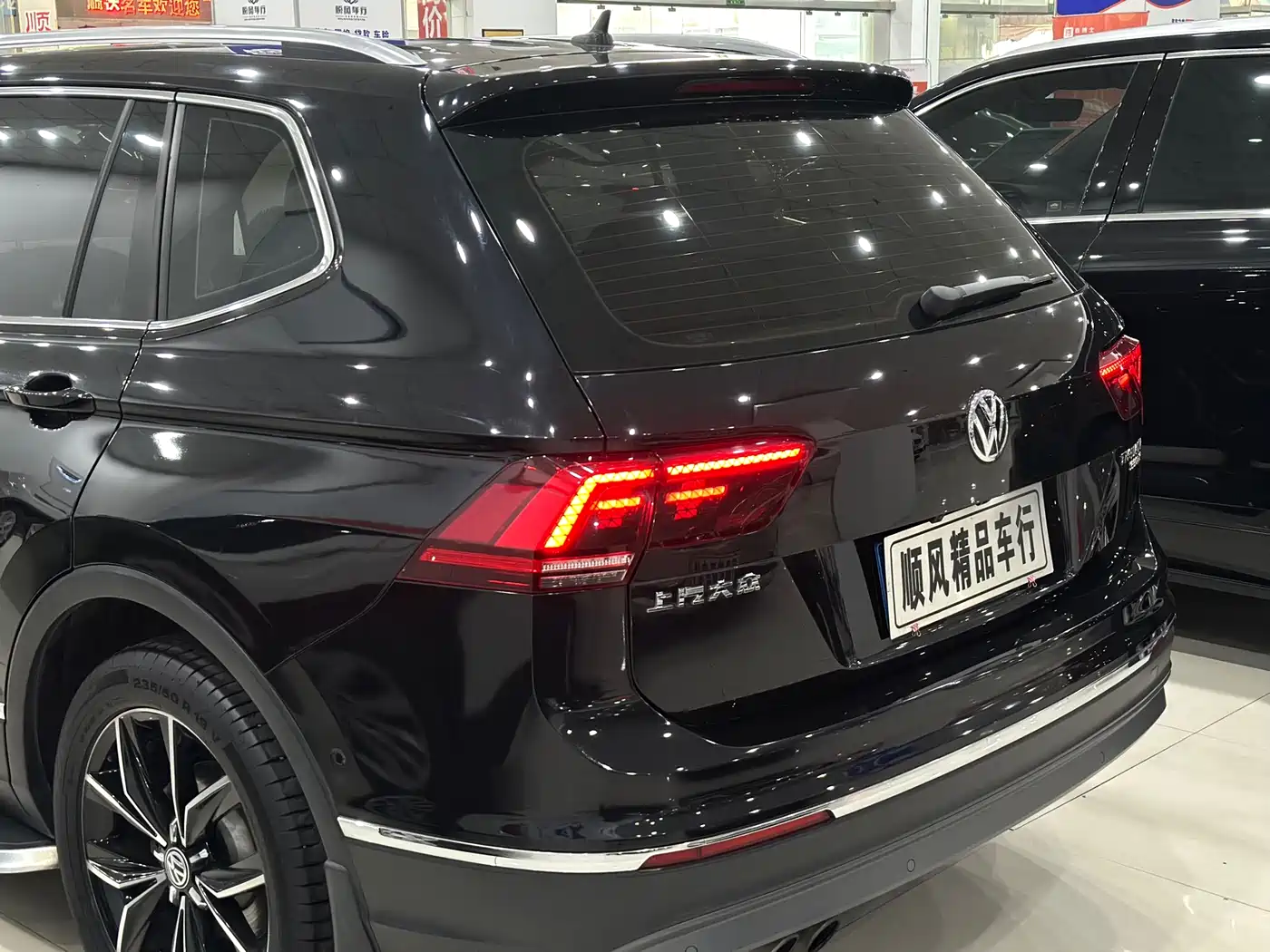 Volkswagen Tiguan L 2018 Facelift 330TSI Automatic 2WD Flagship Edition фото 18