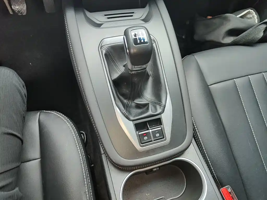 Jetour X70M 2022 2021 1.5T Manual Urban Partner 7-seater