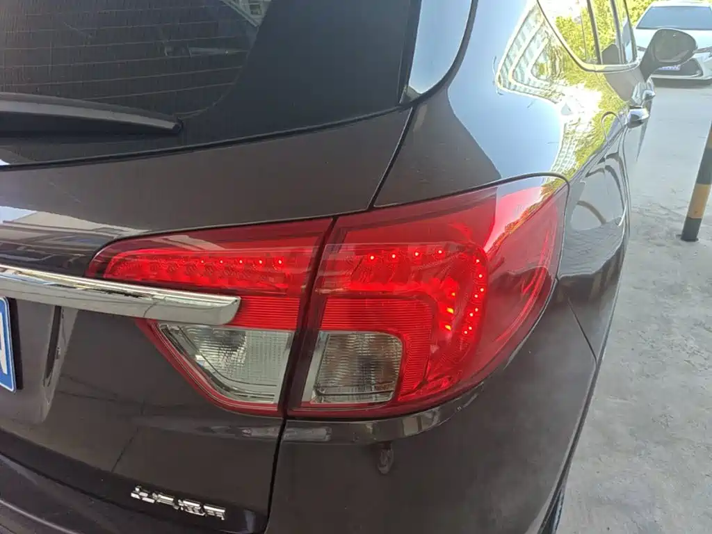Фото 8 - Buick Envision Plus
