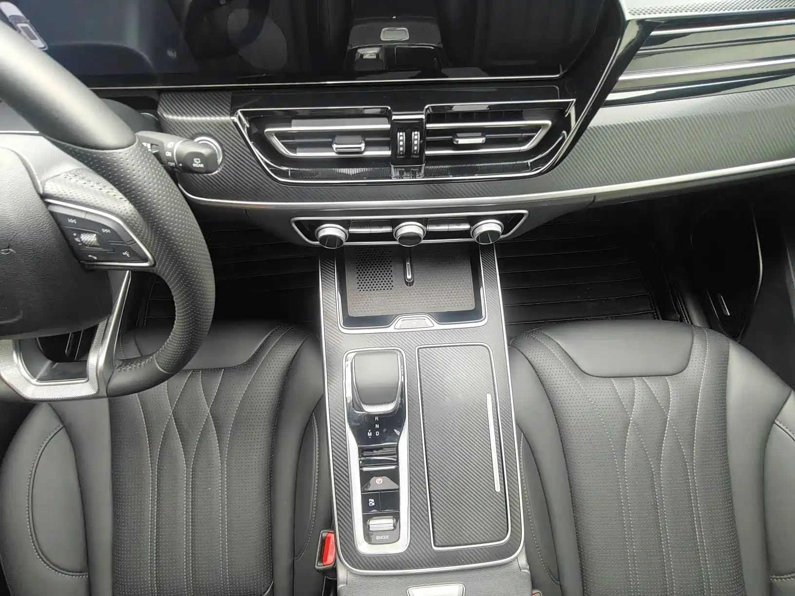 Фото 7 - Hongqi HS5