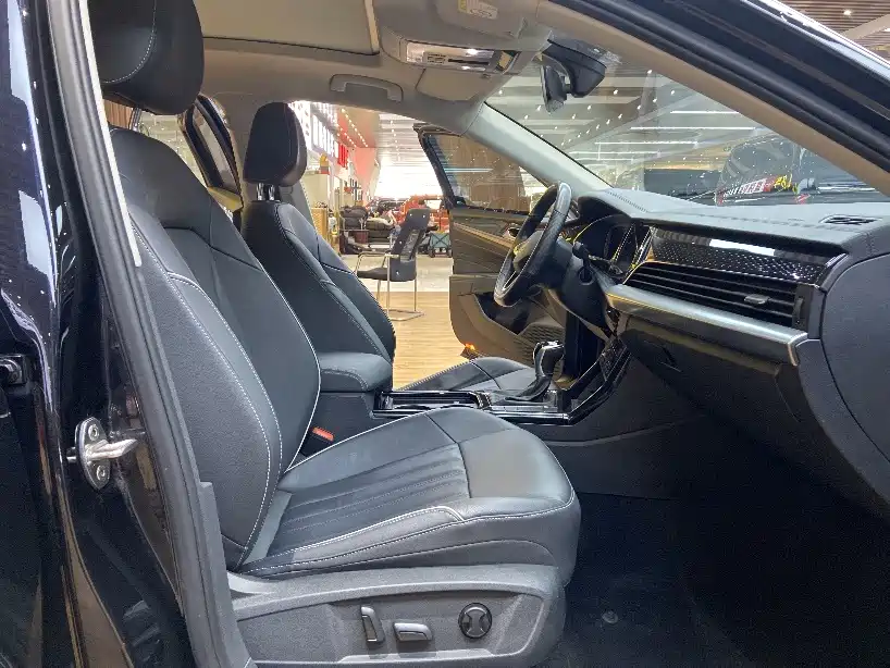 Фото 7 - Volkswagen Passat