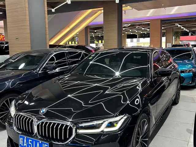 BMW 5 Series 2022 530Li Leading M Sport Package — фото 1