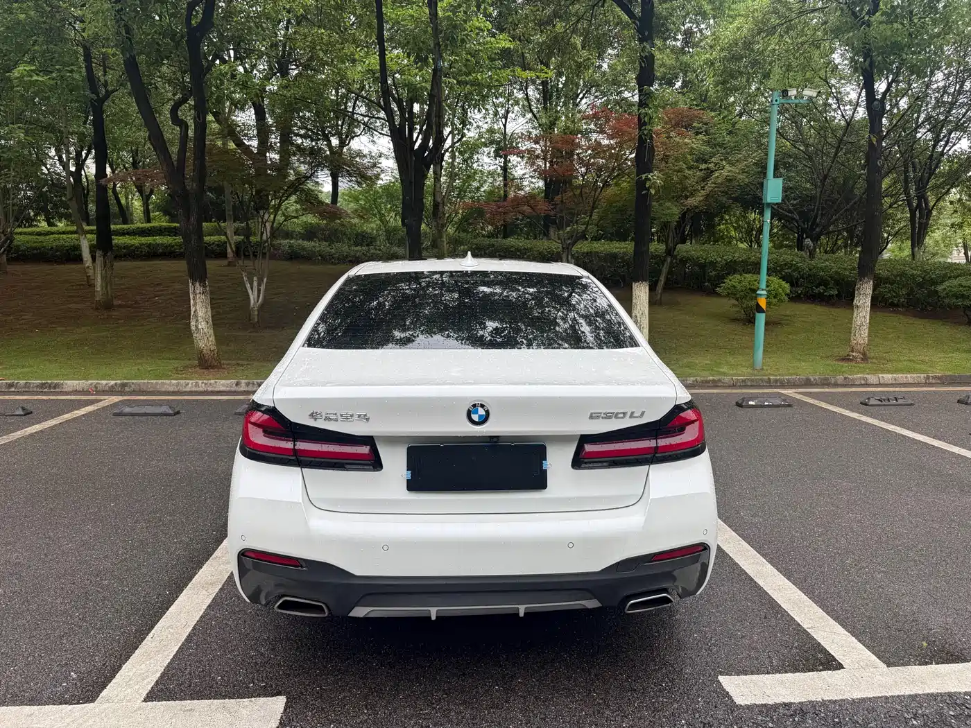 BMW 5 Series 2023 530Li Leading M Sport Package фото 10