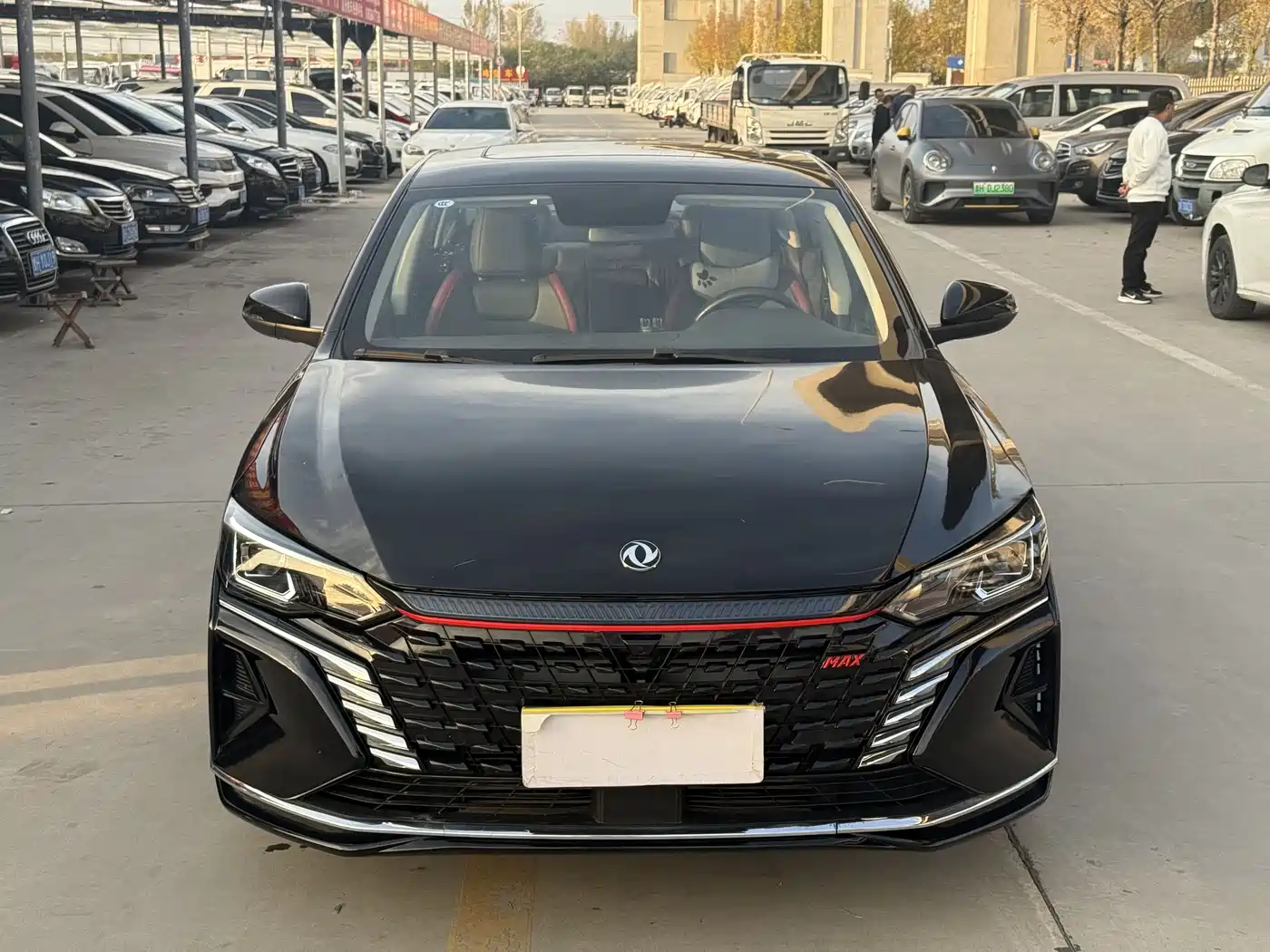 DONGFENG YI HYUN MAX