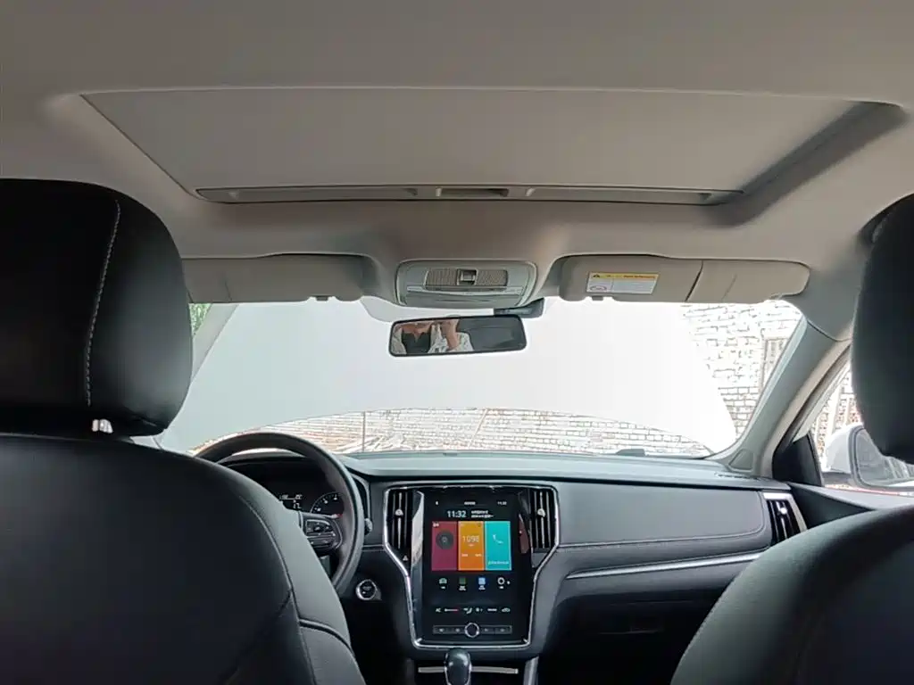 Roewe i6 2021 2020 PLUS 1.6L CVT 4G Connected Glory Flagship Edition