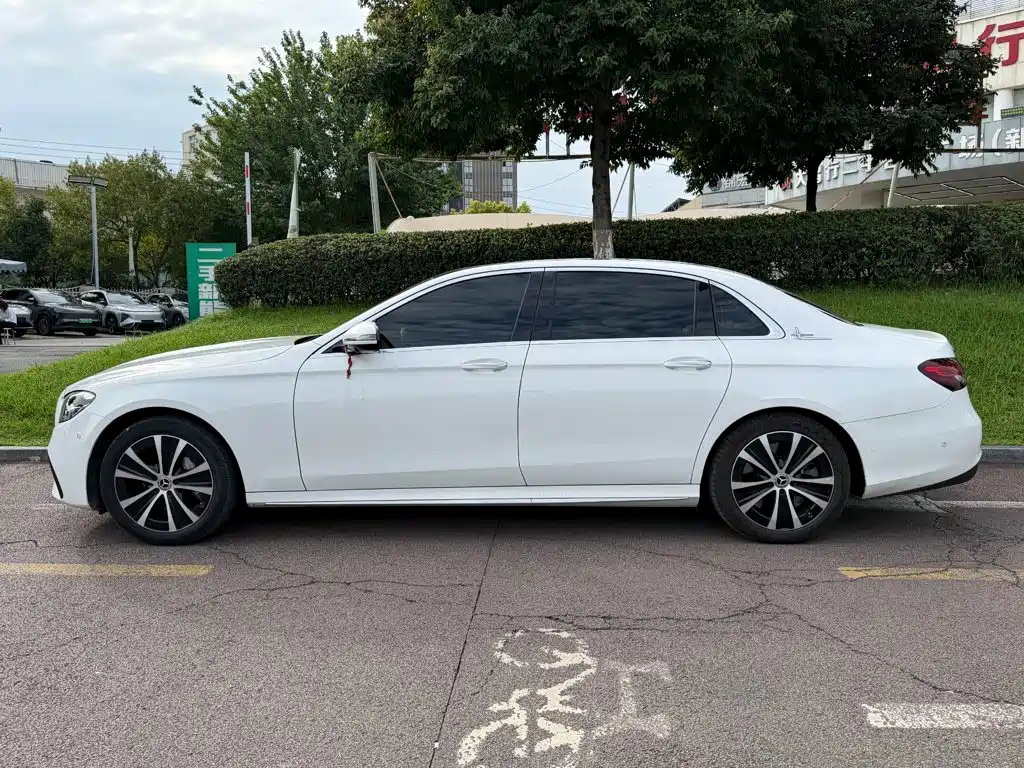 Фото 3 - Mercedes-Benz E-Class New Energy