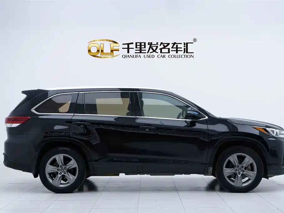 TOYOTA HIGHLANDER