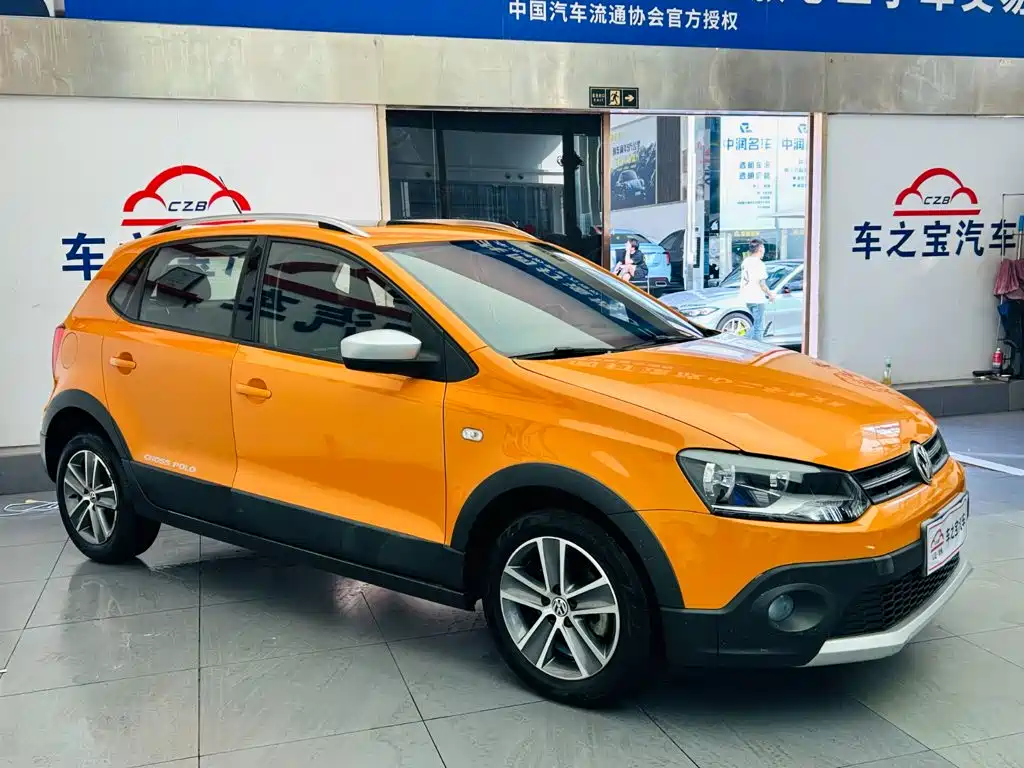 Volkswagen Polo 2014 2012 1.6L Cross Polo AT