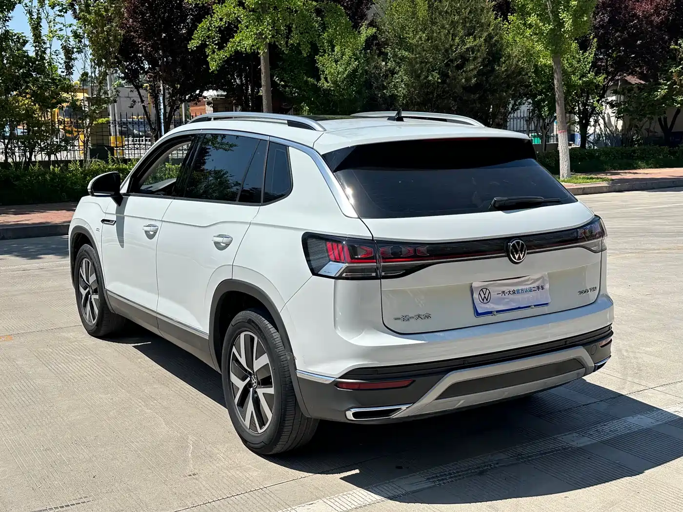 Volkswagen Tayron 2023 300TSI 2WD Luxury Plus Advanced Edition фото 8