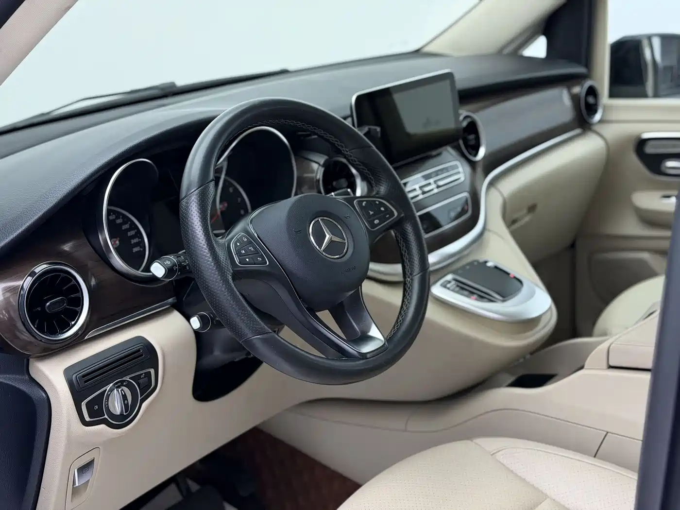 Mercedes-Benz V-Class 2021 V 260 Pilot Edition фото 7