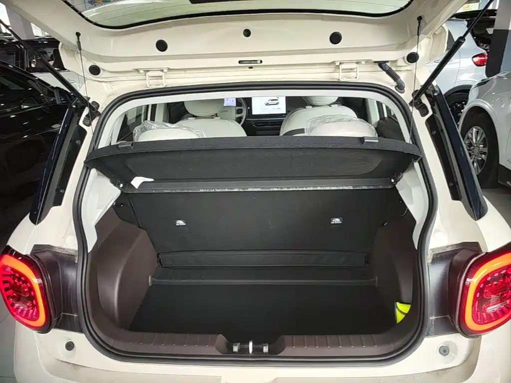 JAC Yiwei Yiwei 3 2026 2025 Model 330km Trend Joy Edition