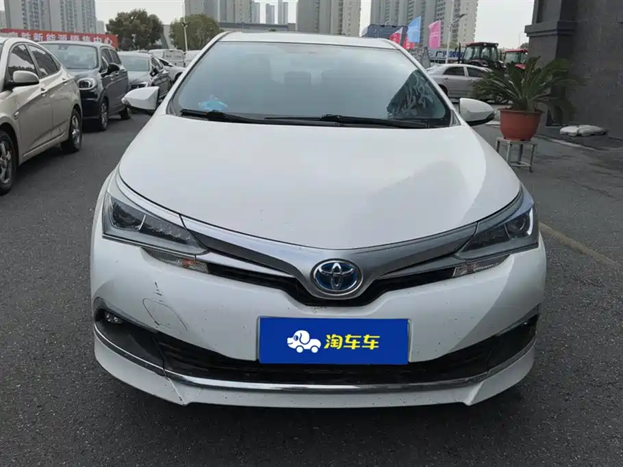Toyota Corolla 2017 Facelift Hybrid 1.8L E-CVT Leading Edition фото 2