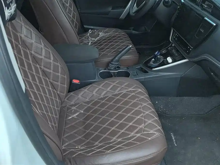 Toyota Corolla 2017 Facelift Hybrid 1.8L E-CVT Leading Edition фото 8