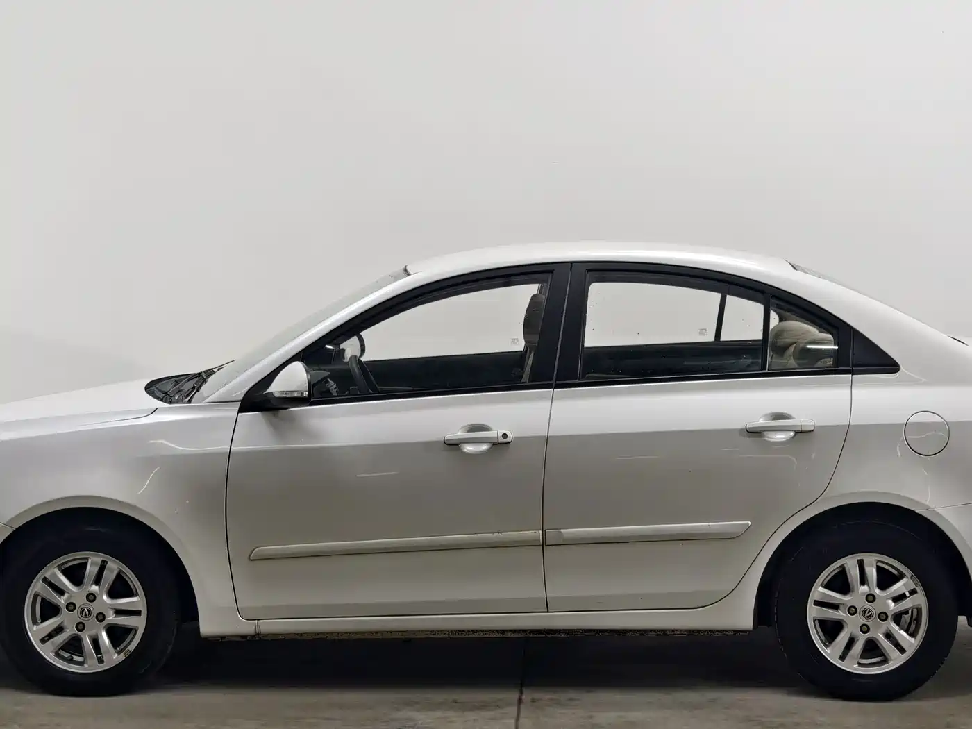 Changan Yuexiang V5 2014 2012 1.5L Manual Dream Edition