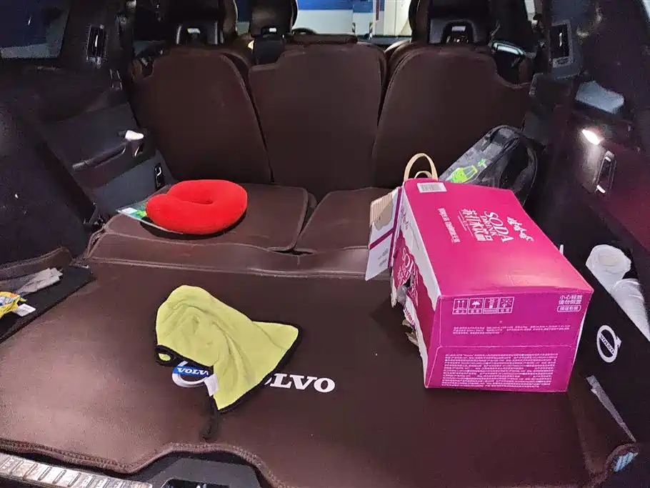 VOLVO XC90 PLUG IN HYBRID