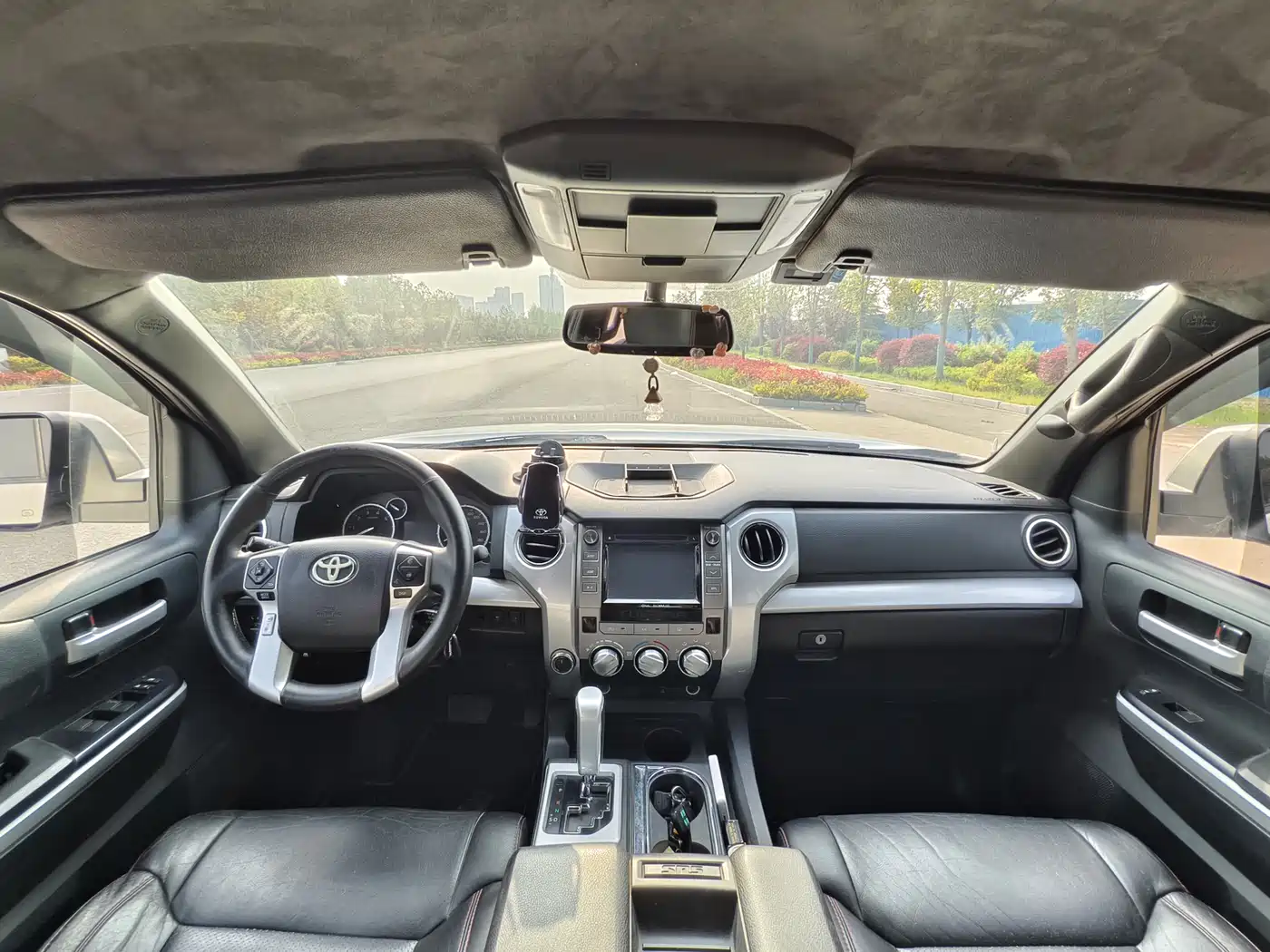 Toyota Tundra 2014 5.7L TRD Pro фото 8