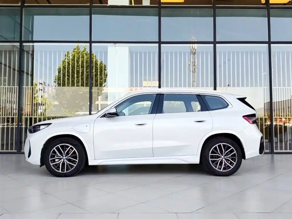 BMW iX1 2026 2025 eDrive25L M Sport Package