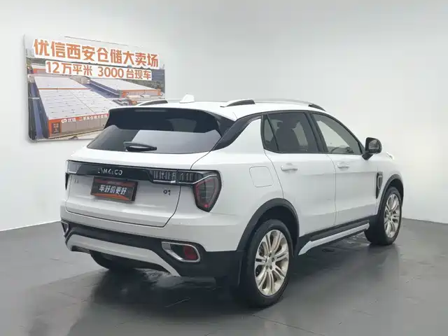 Lynk & Co 01 2017 2.0T 2WD Pro Version — фото 2
