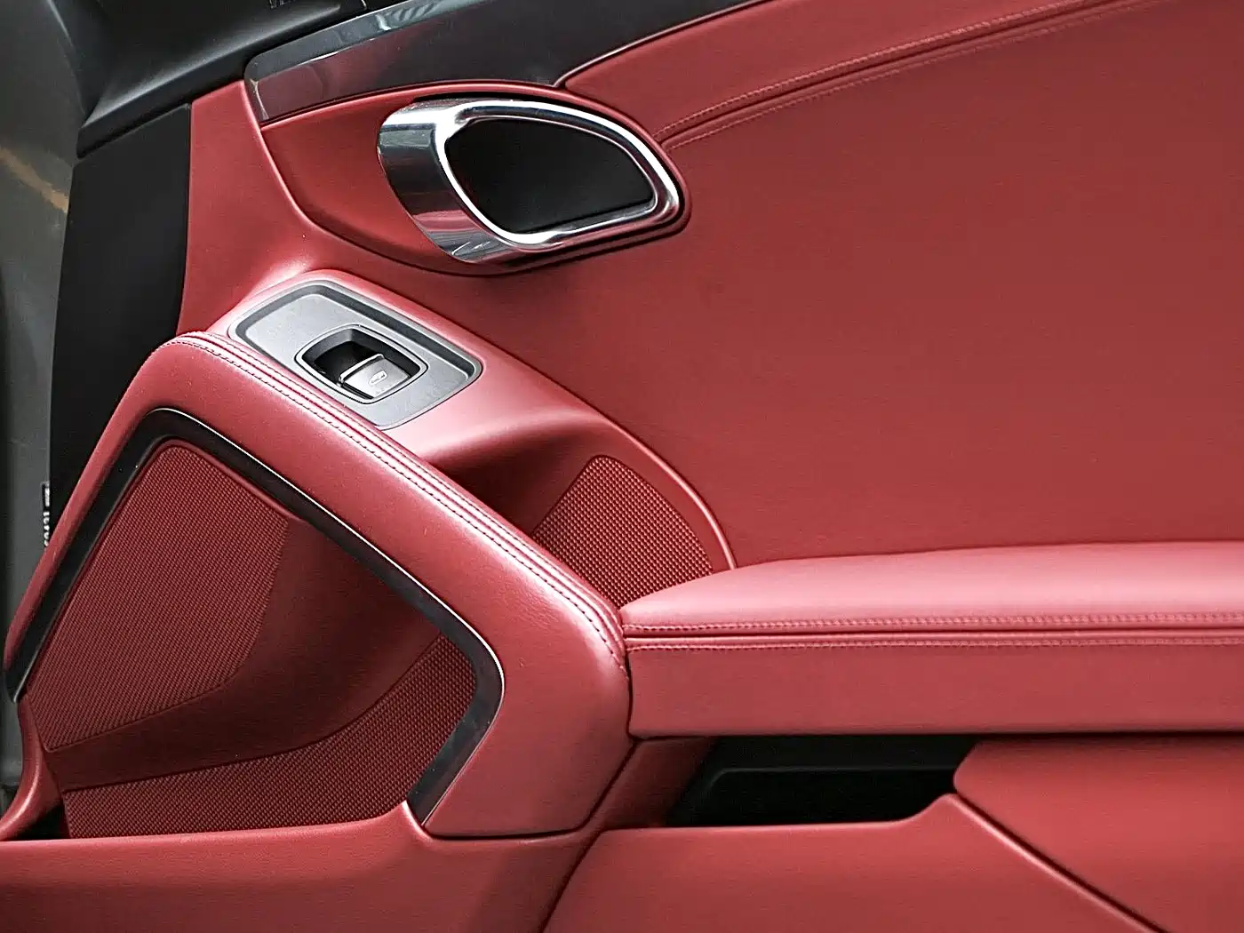 Porsche 718 2018 Cayman 2.0T фото 11