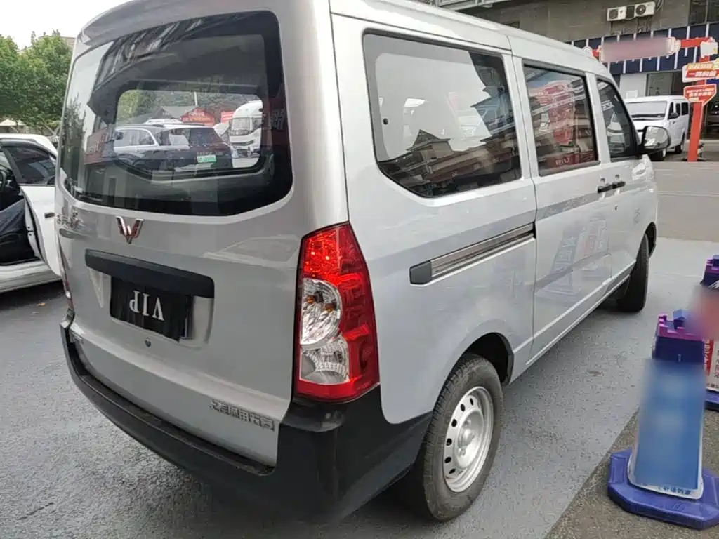 Wuling Motors Wuling Rongguang S 2023 2023 1.5L Base 5/7 Seater