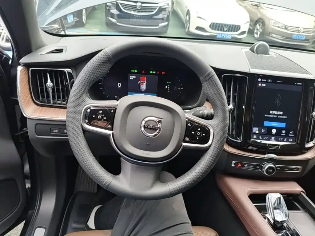 Volvo XC60 Plug-in Hybrid 2023 2024 T8 PHEV Long Range AWD Smart Elegance Luxury Edition