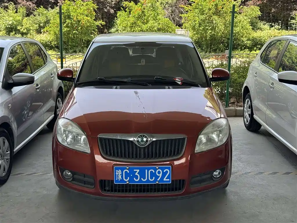 Škoda Fabia 2011 1.4L Automatic Crystal Elegance Edition