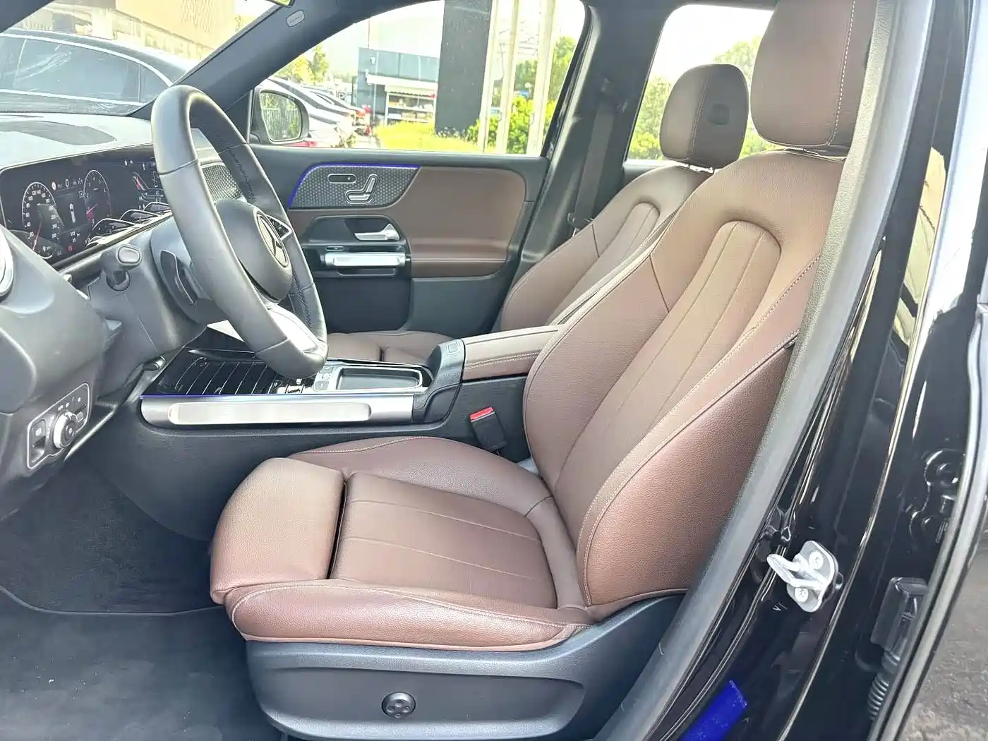 Photo 7 - Mercedes-Benz GLB