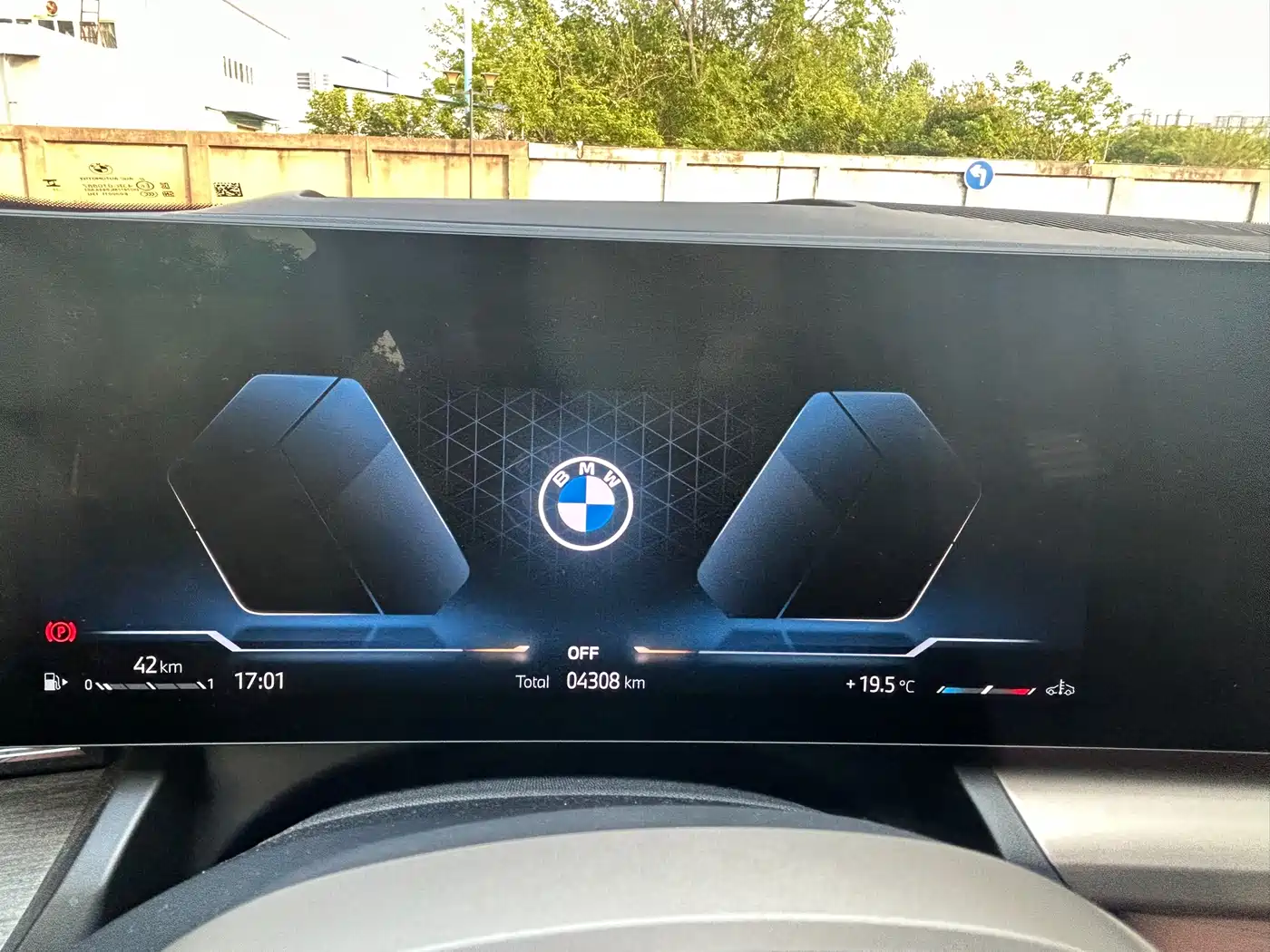 BMW 5 Series 2025 530Li Premium M Sport Package фото 11