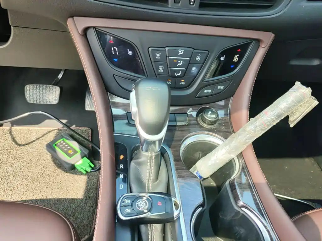 Фото 14 - Buick Envision Plus