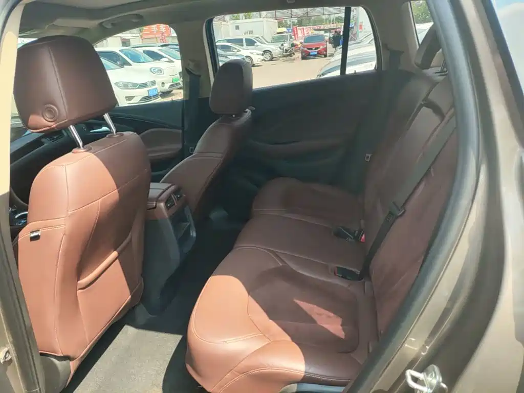Фото 17 - Buick Envision Plus