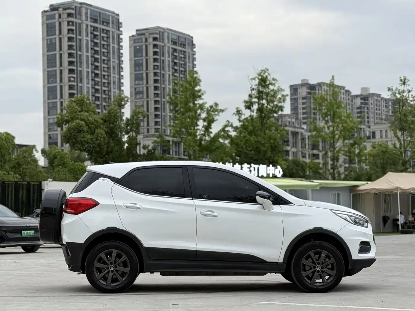 BYD Yuan New Energy 2019 EV360 Smart Connected Premium фото 3