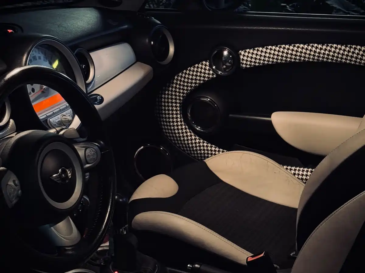 MINI MINI 2010 2010 1.6T COOPER S 50 Camden