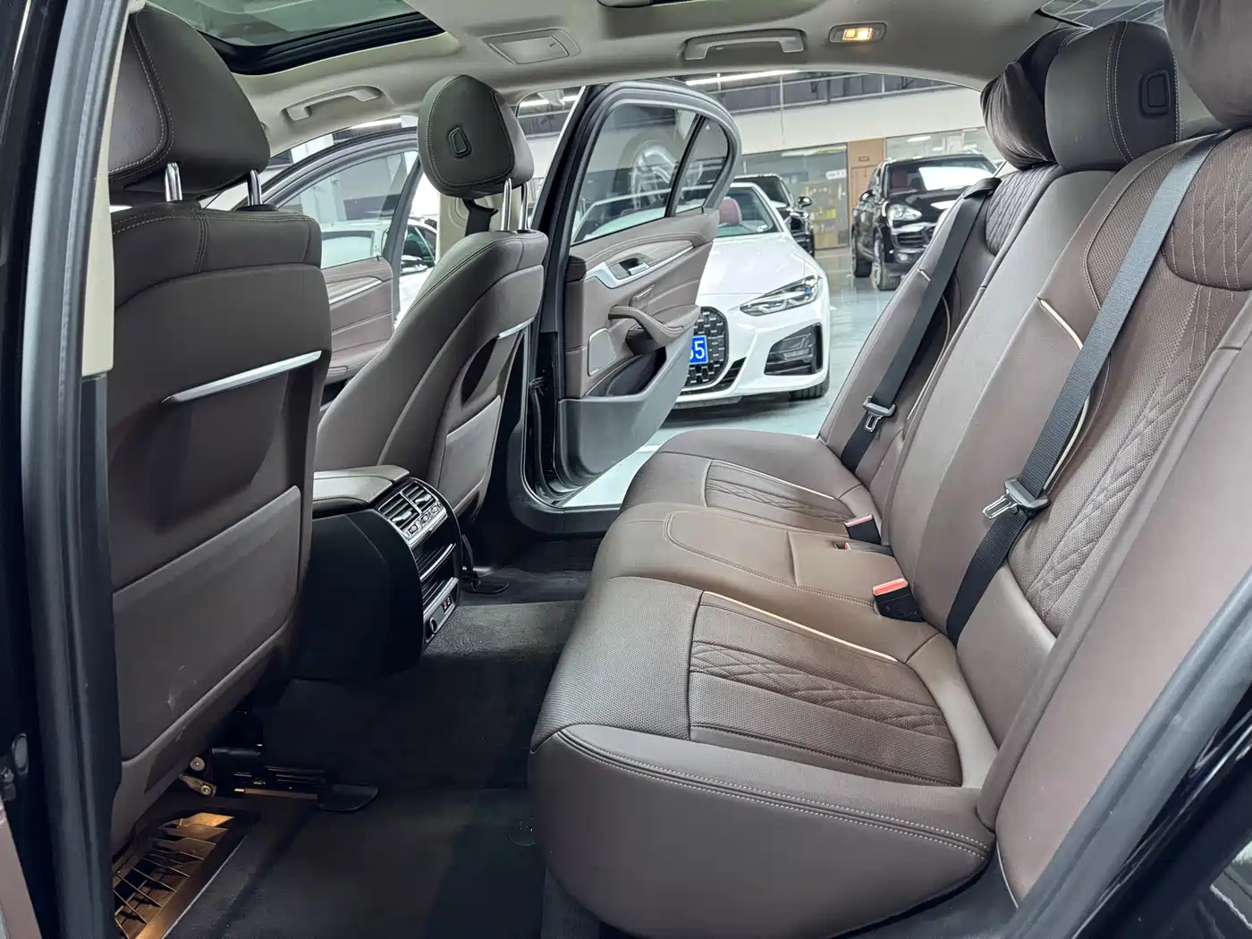 BMW 5 Series 2023 530Li Leading Luxury Package фото 15
