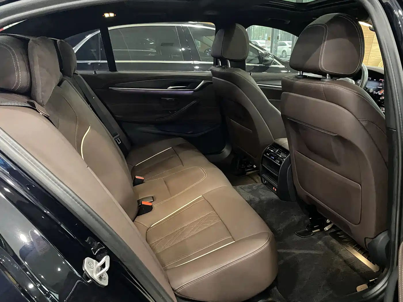 BMW 5 Series 2021 530Li Leading M Sport Package фото 10