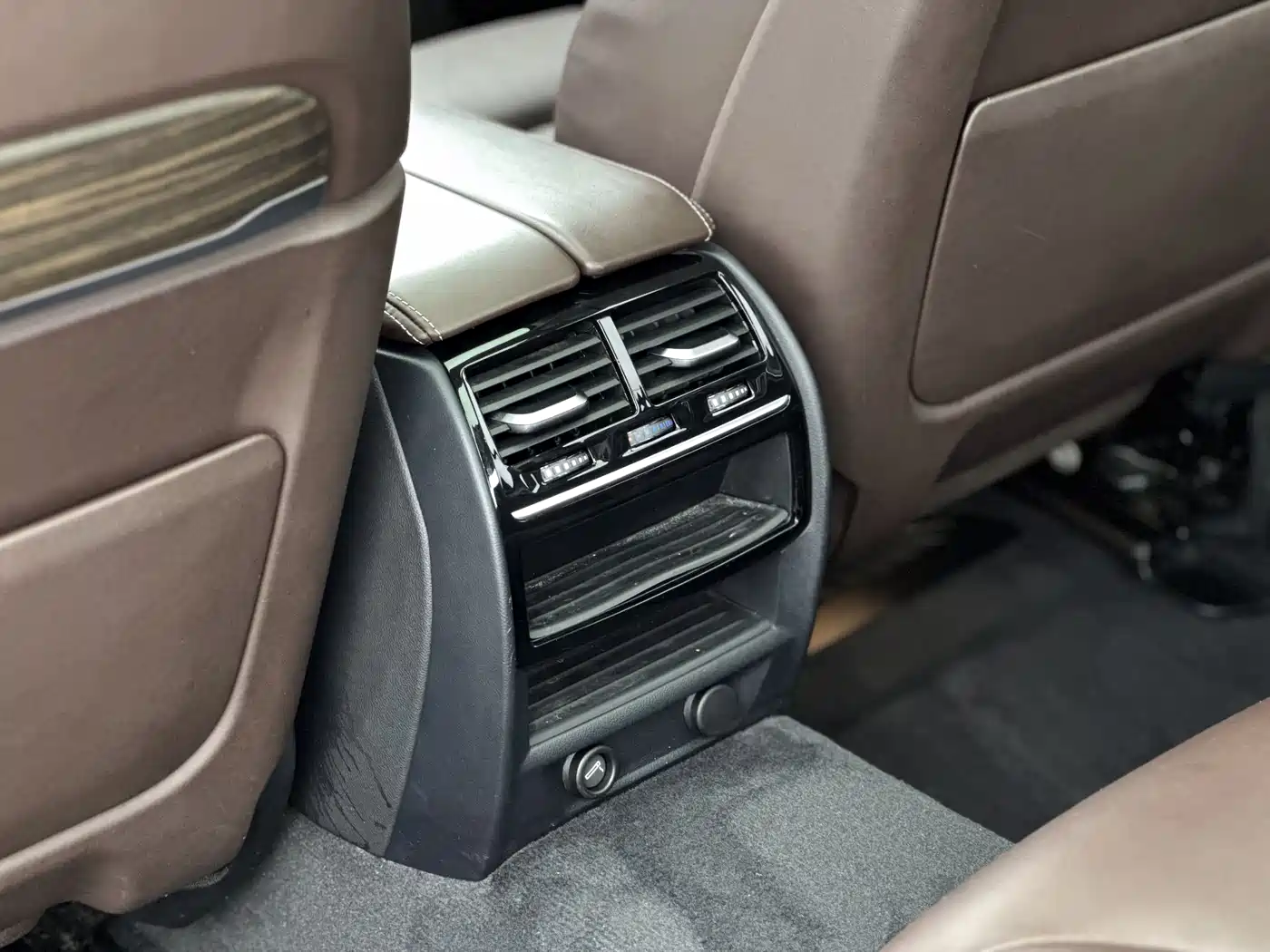 BMW 5 Series New Energy 2019 Facelift 530Le Pioneer Edition фото 10