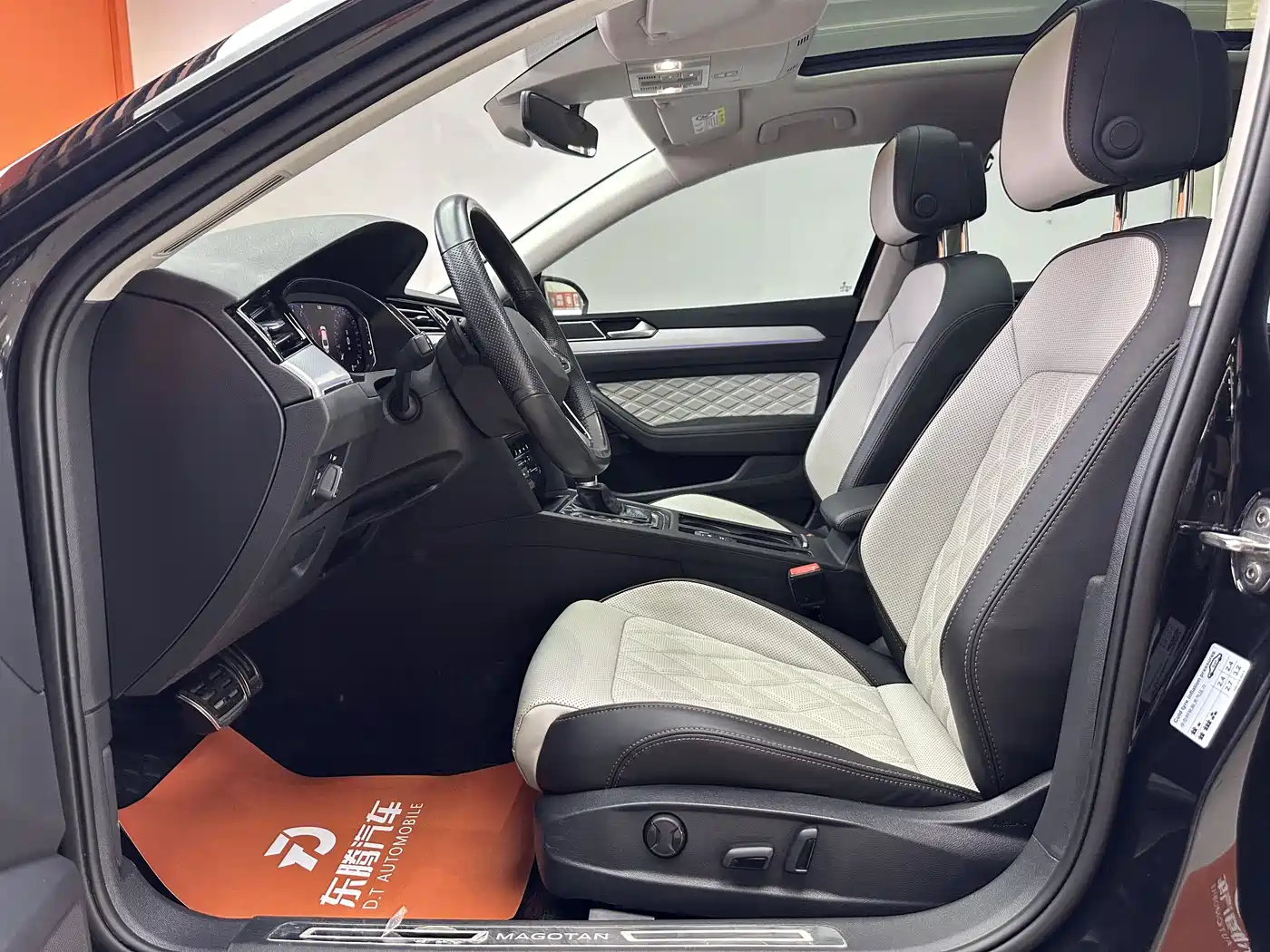 Volkswagen Magotan 2023 Model 2 Million Commemorative Edition 330TSI DSG Luxury фото 20