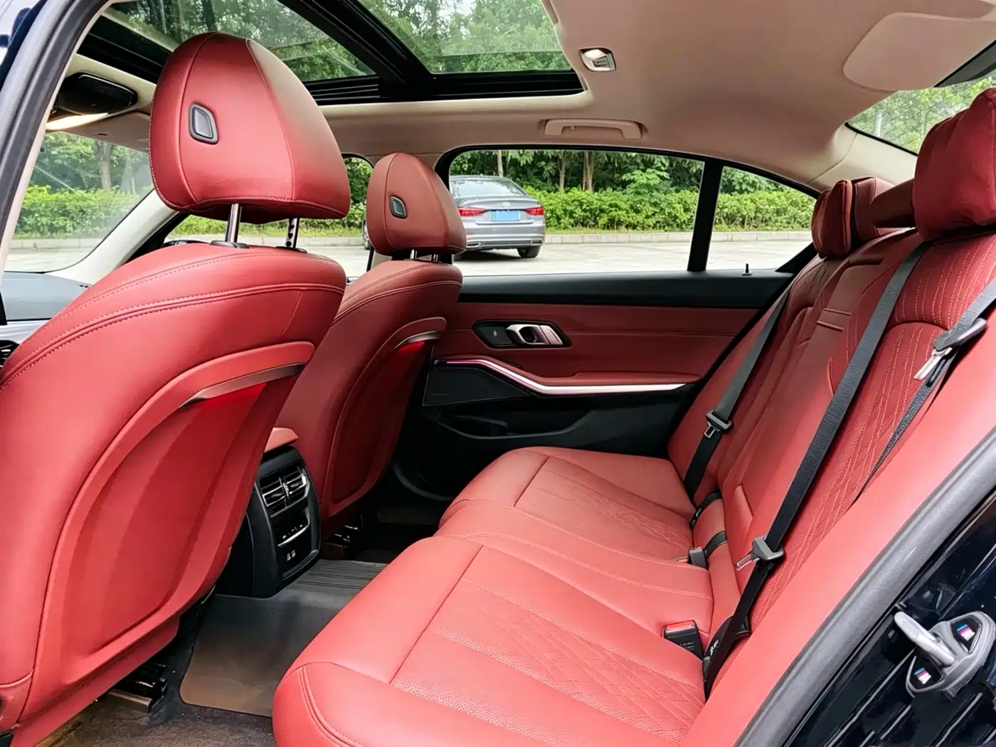 BMW 3 Series 2025 330Li M Sport Night Edition фото 5