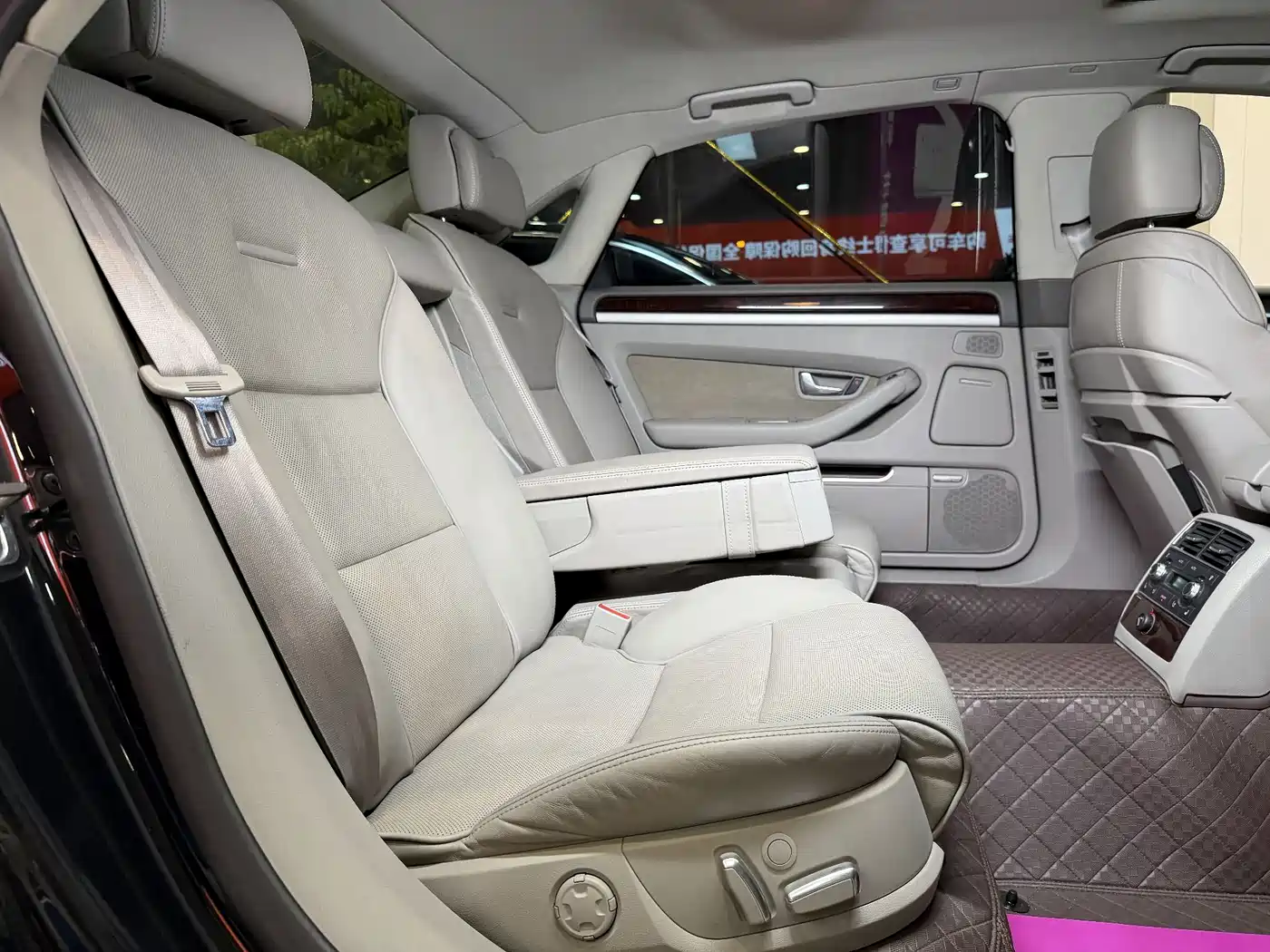 Audi A8 2008 A8L 3.2 FSI Luxury фото 12