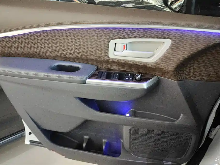 Toyota Sienna 2024 2.5L Hybrid Comfort Edition фото 7