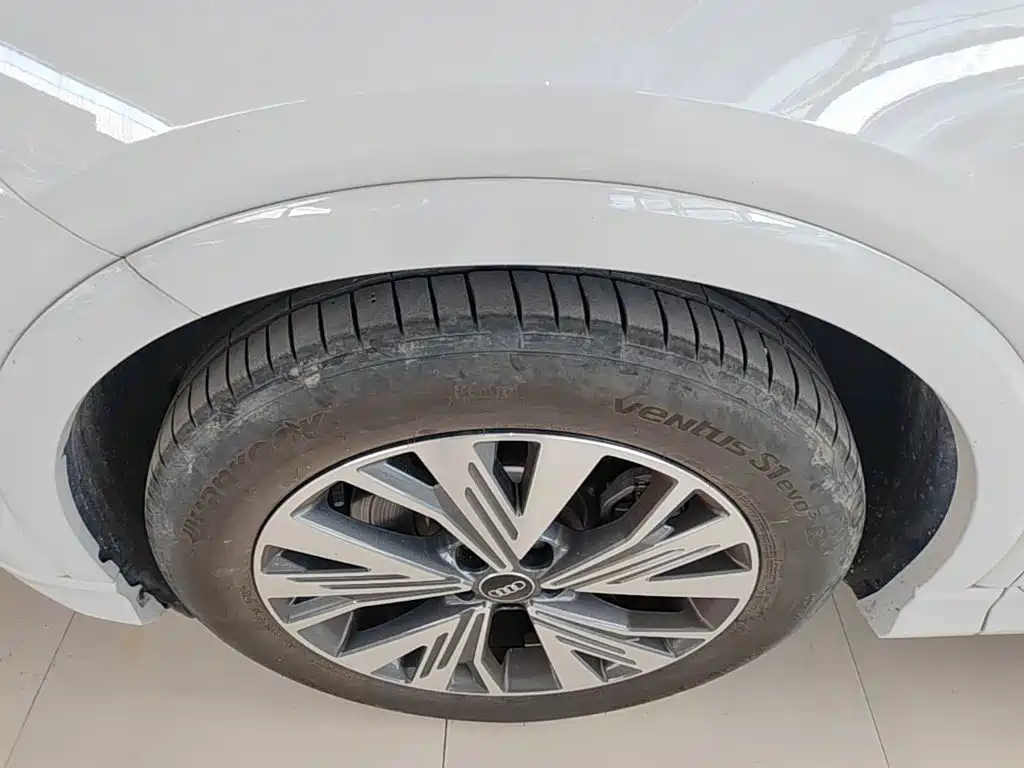 Audi Q4 e-tron 2025 2024 40 e-tron Pioneer Edition