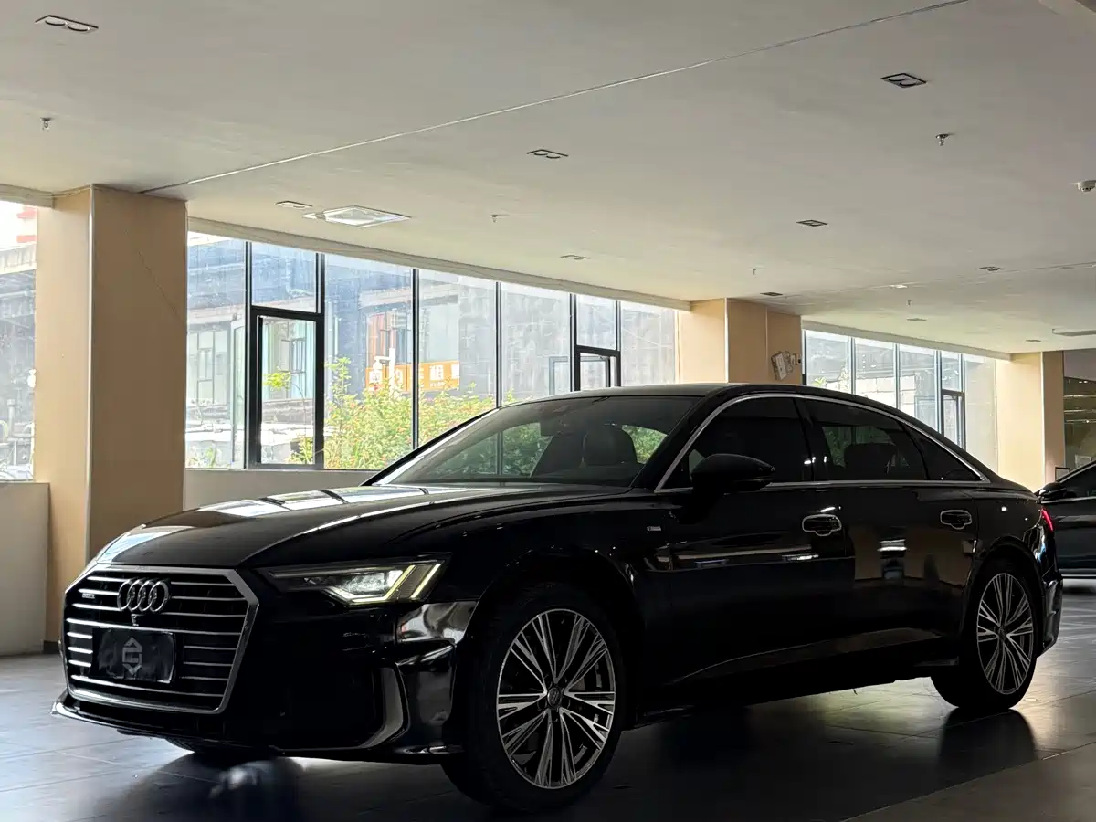 Фото 3 - Audi A6L