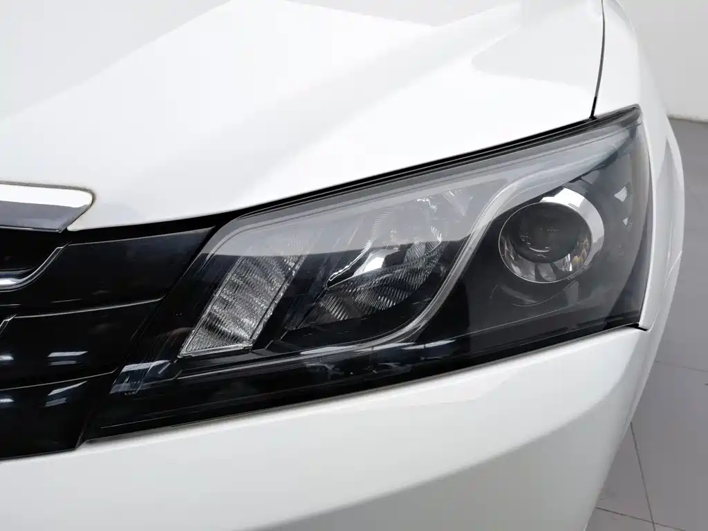 Photo 7 - Geely Emgrand
