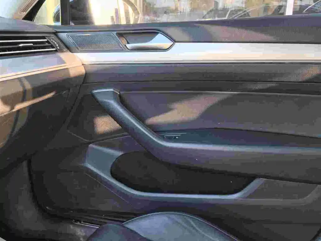 Volkswagen Magotan 2018 280TSI DSG Comfort фото 12