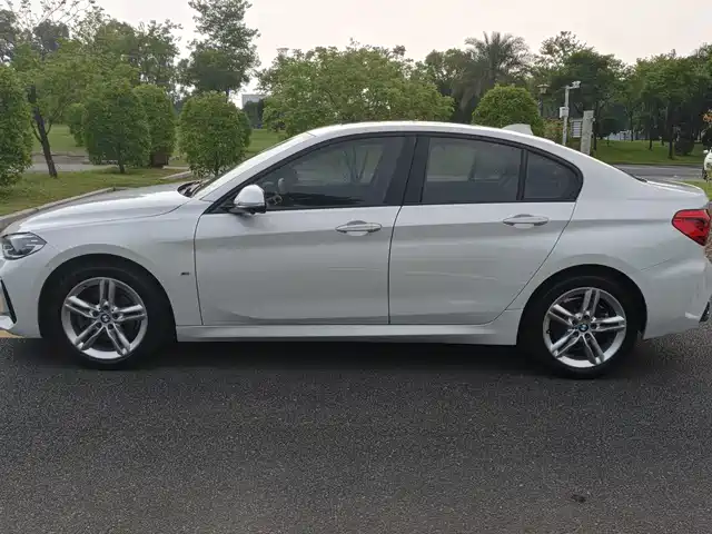 BMW 1 Series 2019 118i M Sport Package — фото 4