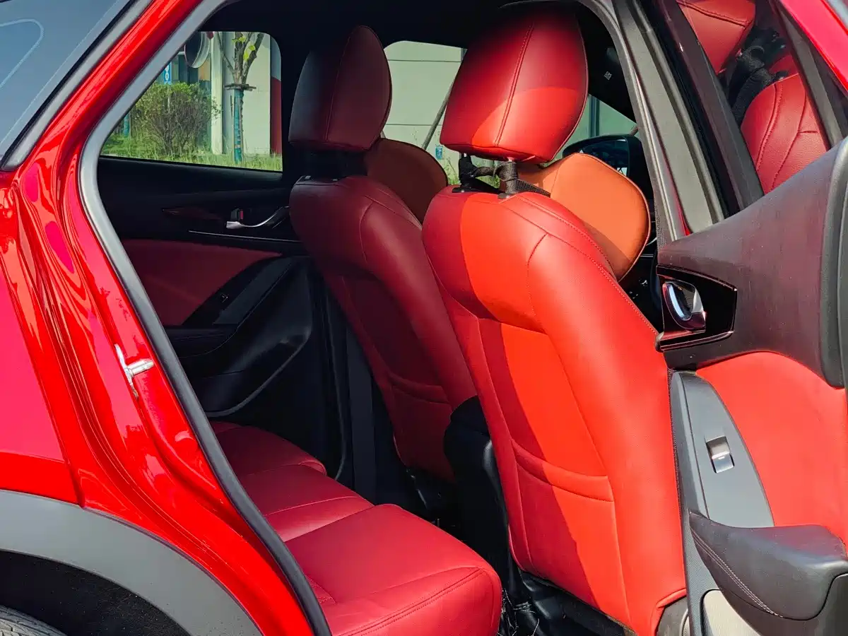 Photo 31 - Mazda CX-4