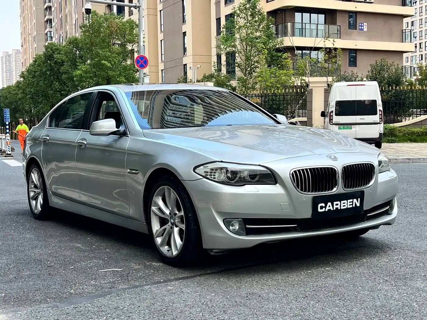 Photo 3 - BMW 5 Series