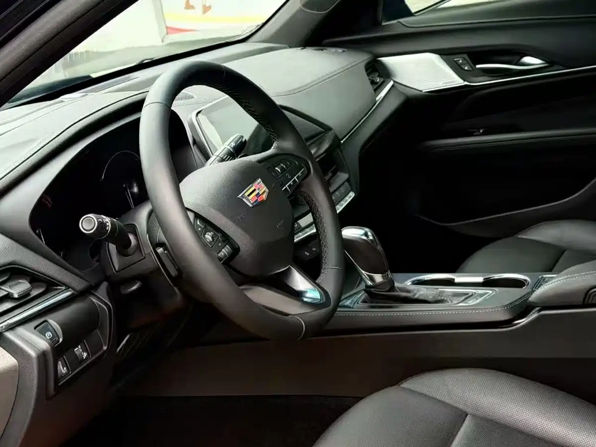 Cadillac CT4 2022 2022 28T Luxury Model