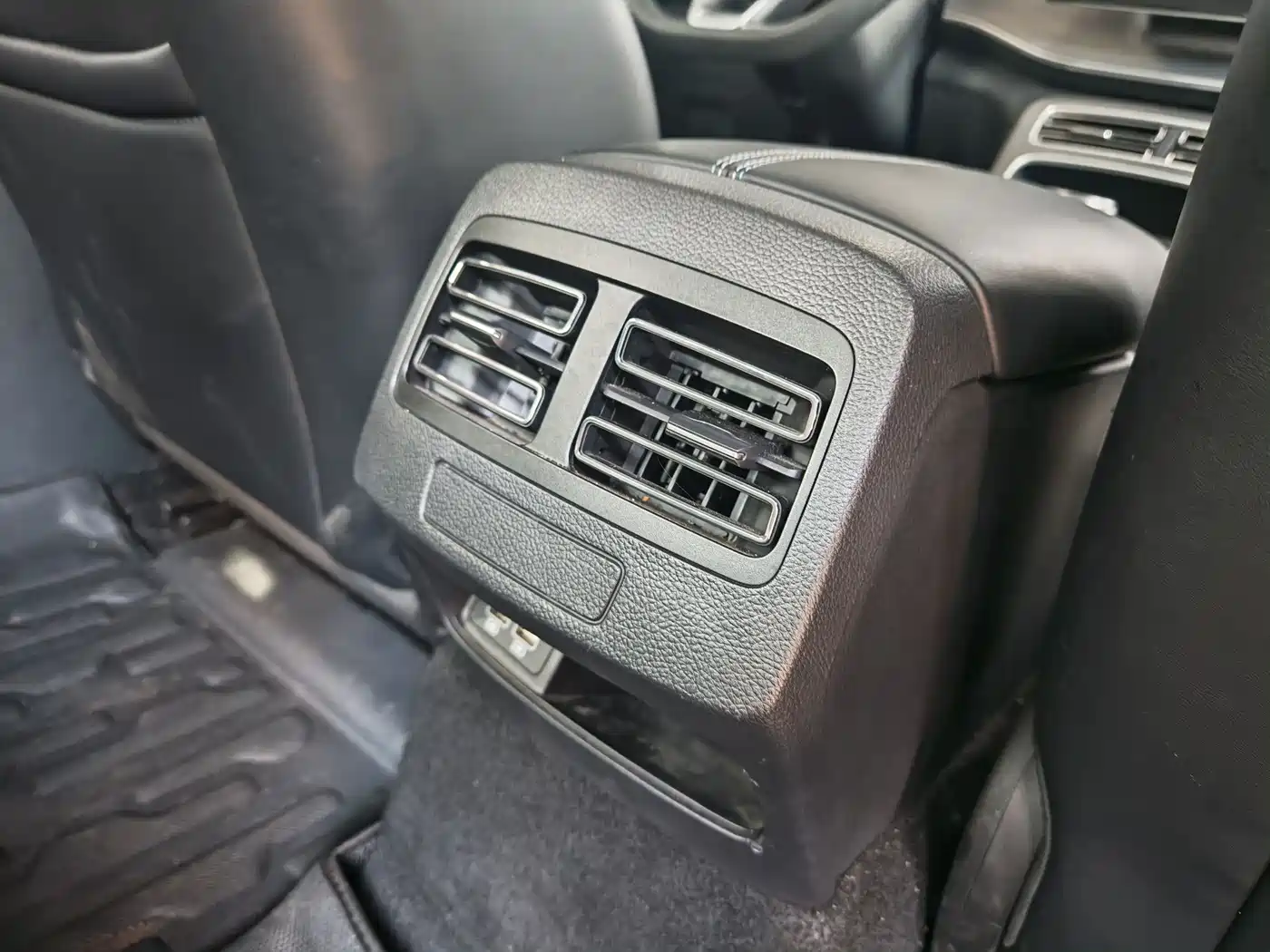 BYD Destroyer 05 2023 Champion Edition DM-i 120KM Premium фото 20
