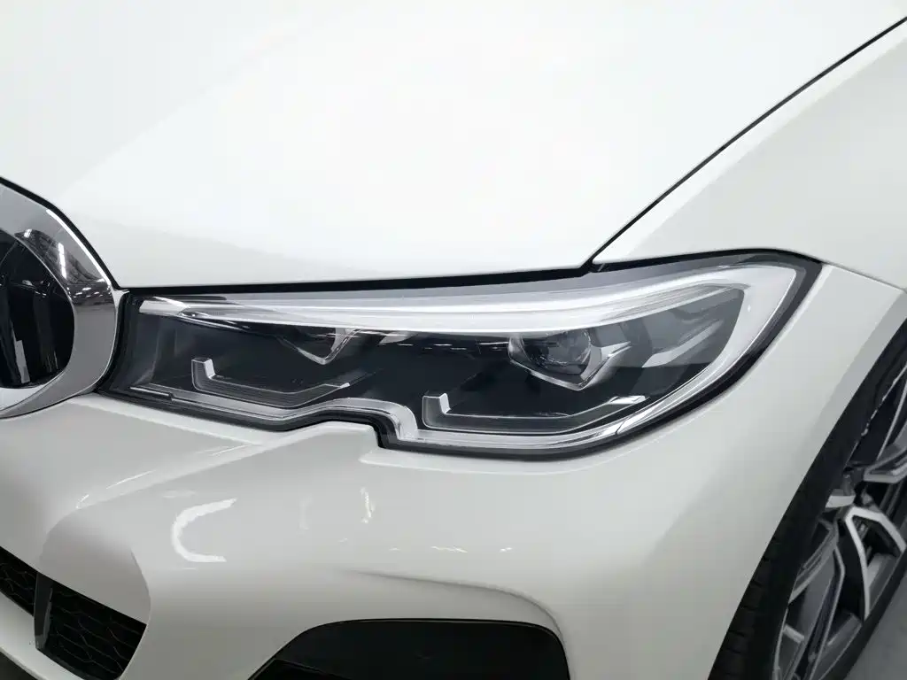 Photo 7 - BMW 3 Series