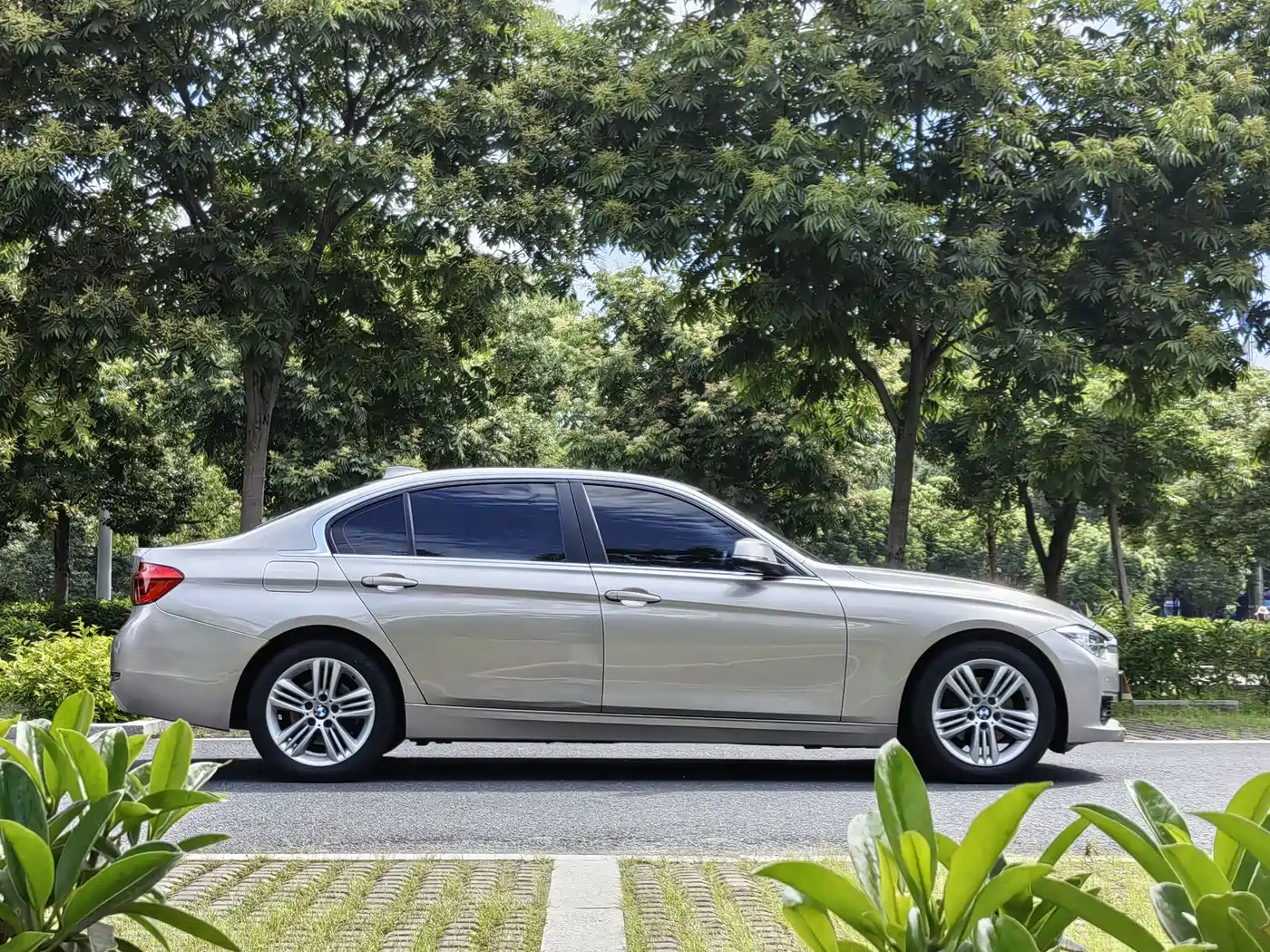 BMW 3 Series 2016 320Li Progressive фото 4